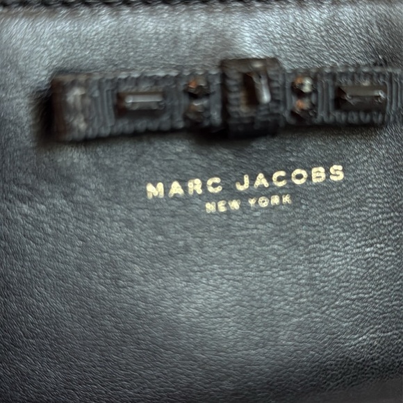 🖤MARC JACOBS🖤Black Leather Bow Embellished Zip Around Card Case/EUC - Picture 13 of 14